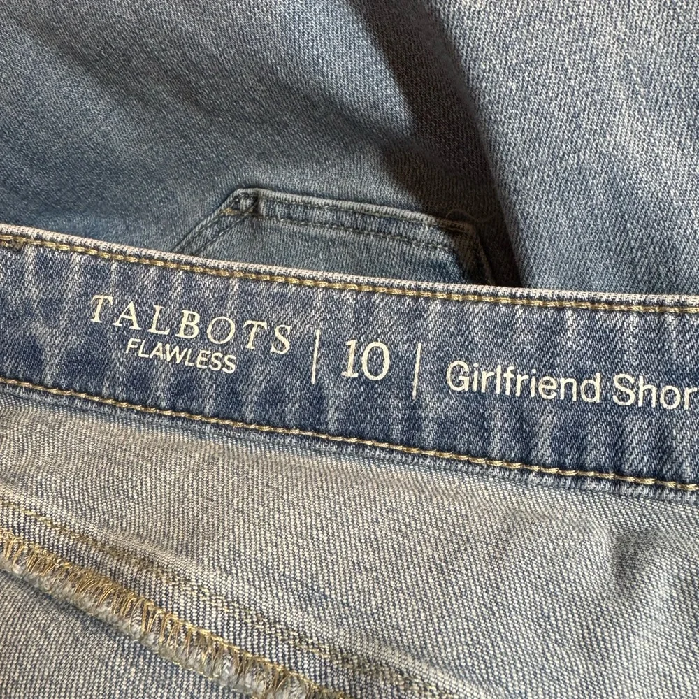 Talbots Women's FLAWLESS   GIRLFRIEND DENIMSHORTS   SIZE: 10     #H - Picture 6 of 7